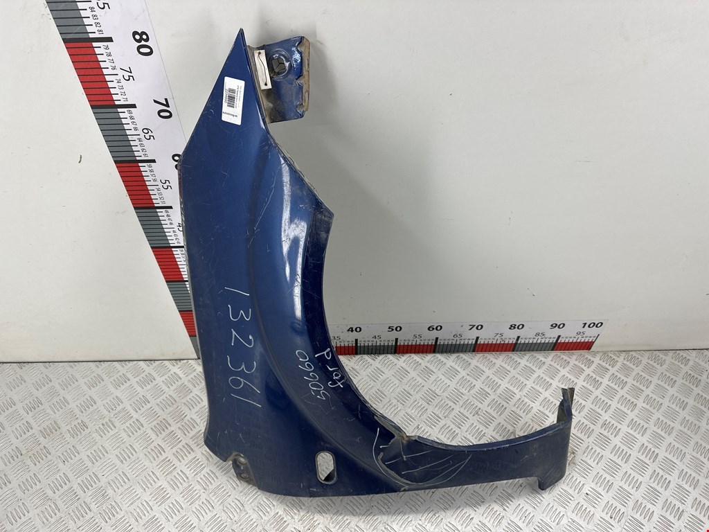 Крыло переднее правое FORD Fiesta 2001-2008