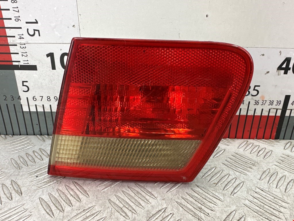 Фонарь задний внутренний правый BMW 3er E46 1998-2006