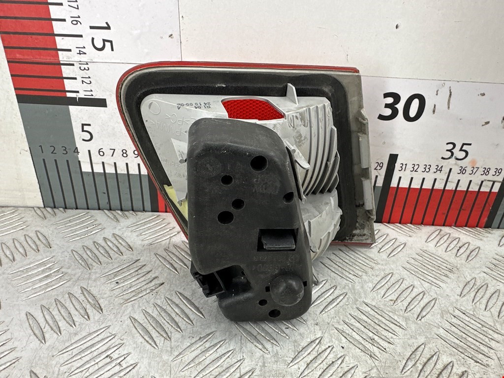 Фонарь задний внутренний правый BMW 3er E46 1998-2006