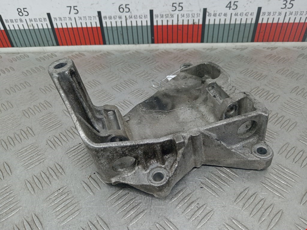 Кронштейн генератора VOLKSWAGEN Touareg 2002-2010