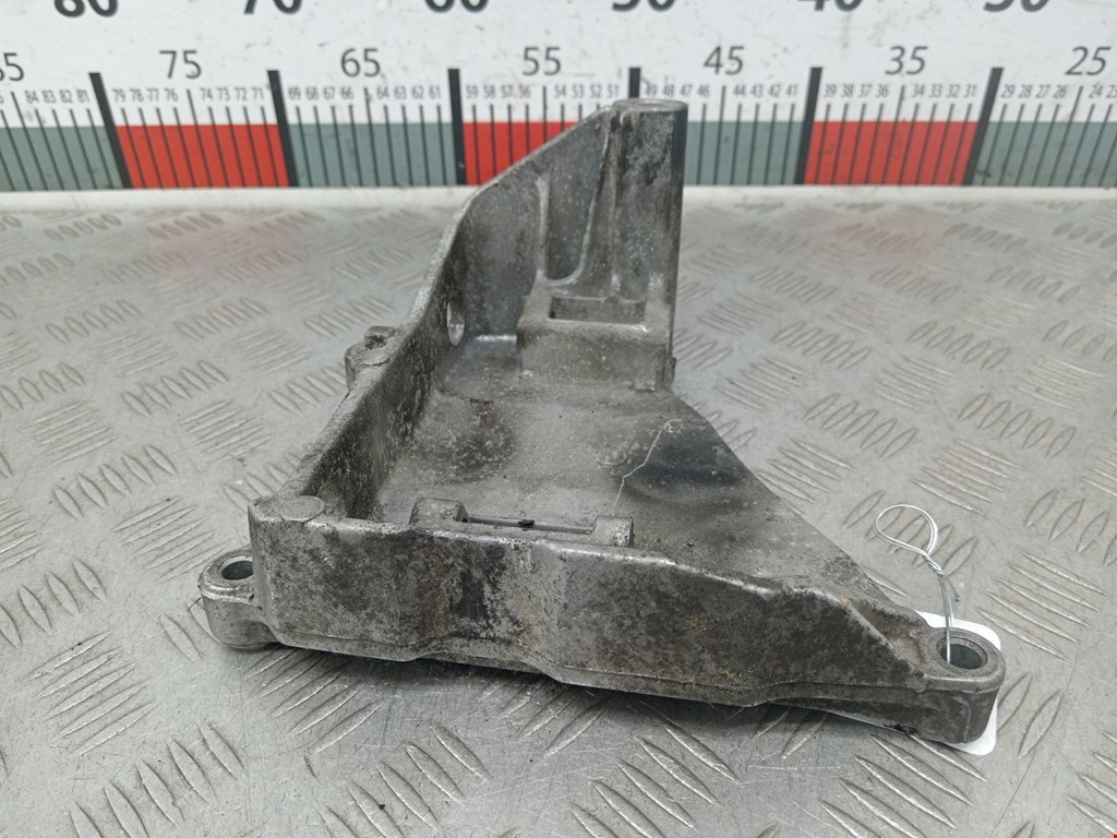 Кронштейн генератора VOLKSWAGEN Touareg 2002-2010