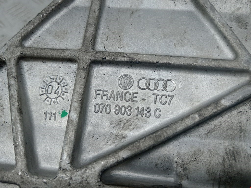 Кронштейн генератора VOLKSWAGEN Touareg 2002-2010