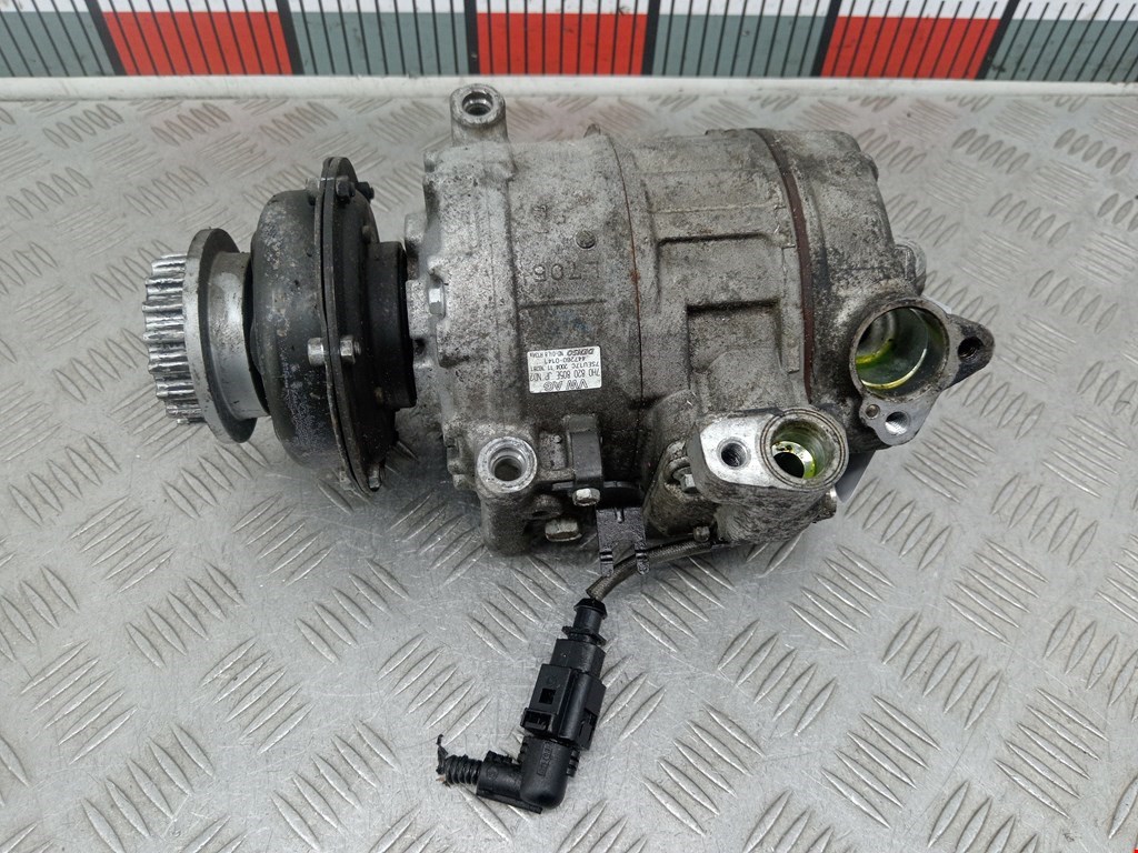 Компрессор кондиционера Volkswagen Touareg 1 (2002-2010)