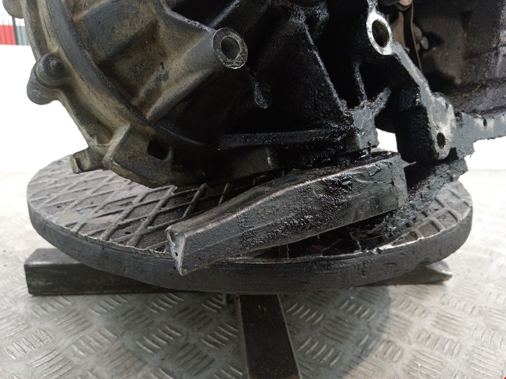 МКПП (Механическая коробка переключения передач) VOLKSWAGEN Caddy III 2004-2015