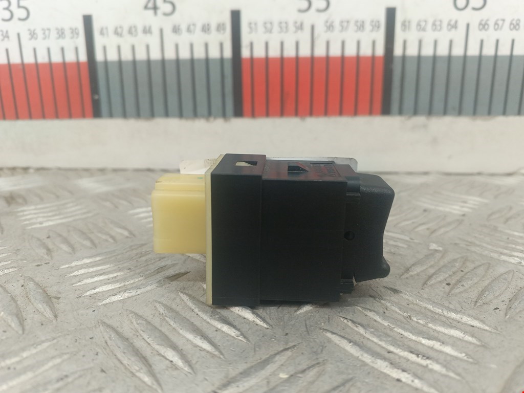 Кнопка антипробуксовочной системы CHRYSLER PT Cruser 2000-2010