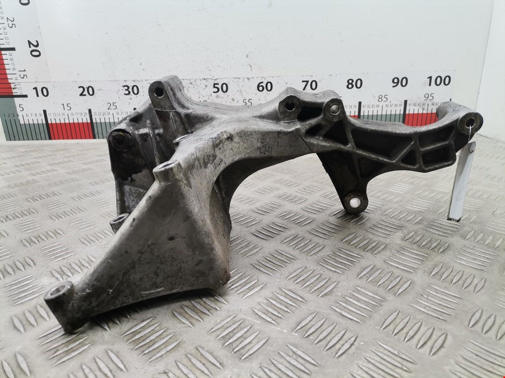 Кронштейн генератора VOLKSWAGEN LT 1996-2006