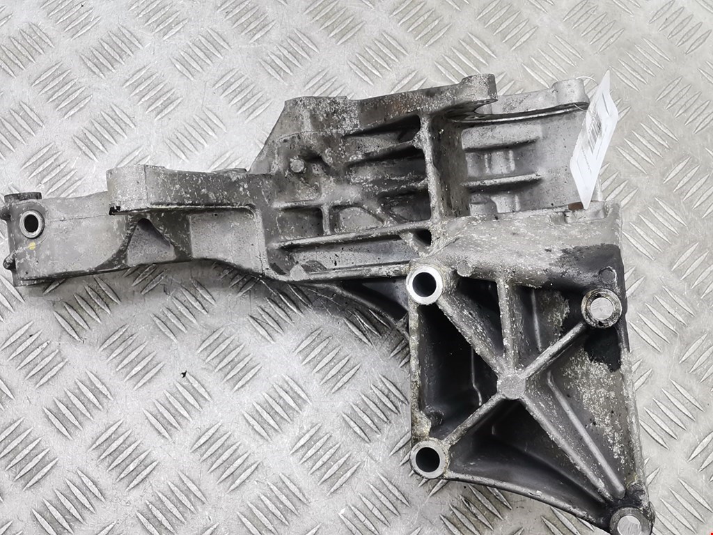 Кронштейн генератора VOLKSWAGEN LT 1996-2006