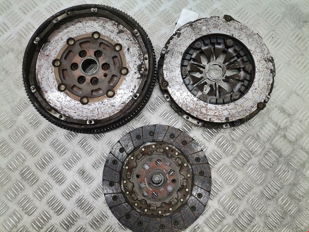 Маховик (демпфер сцепления) VOLKSWAGEN Transporter T5 2003-2015