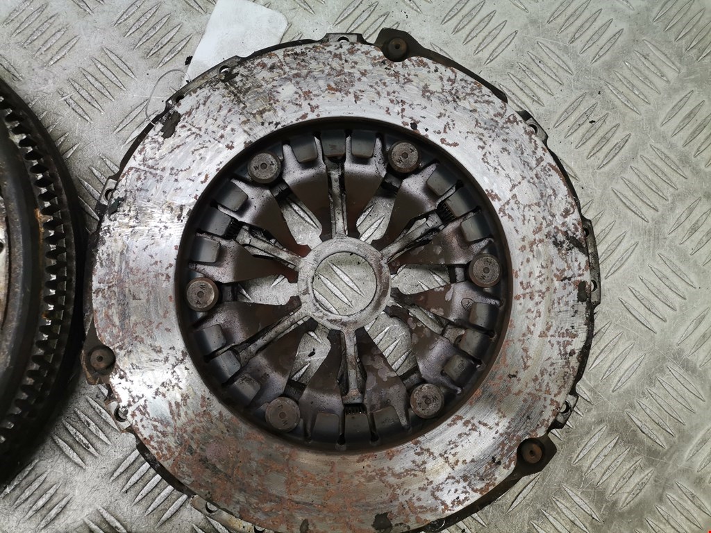 Маховик (демпфер сцепления) VOLKSWAGEN Transporter T5 2003-2015