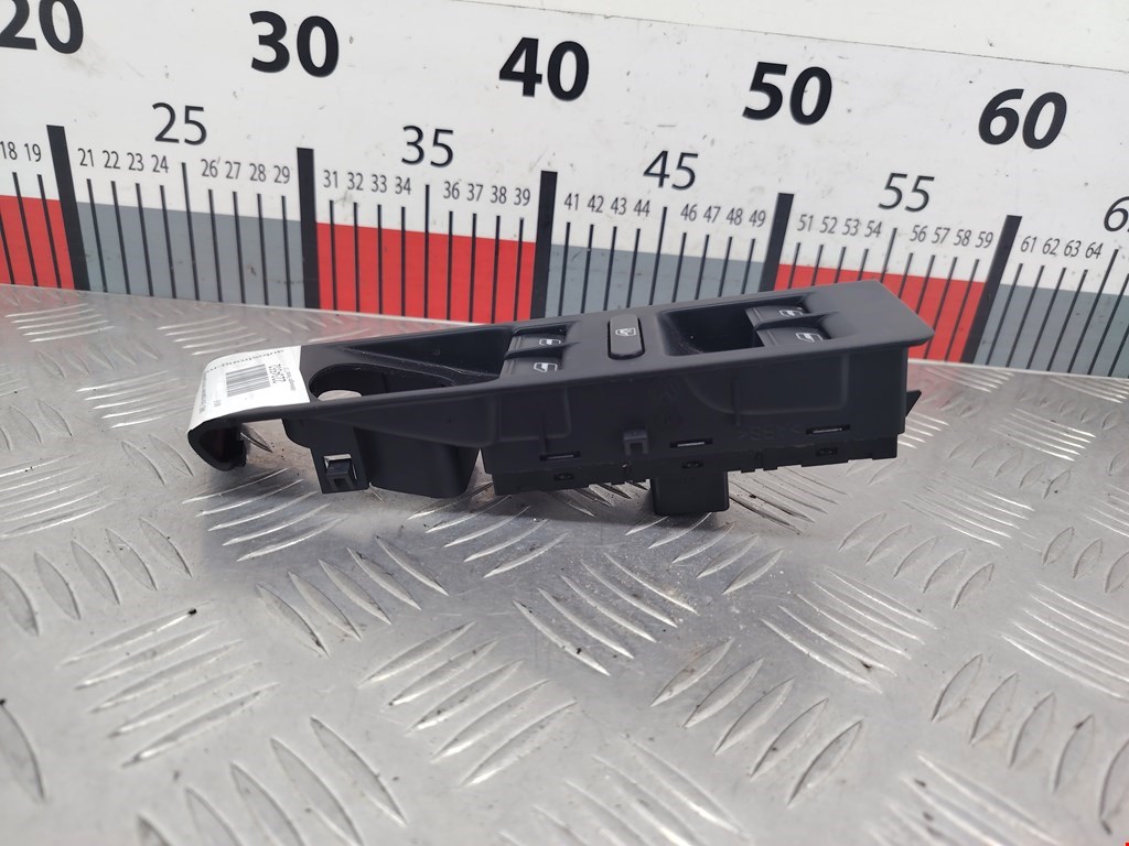 Блок управления стеклоподъемниками VOLKSWAGEN Passat B7 2011-2015