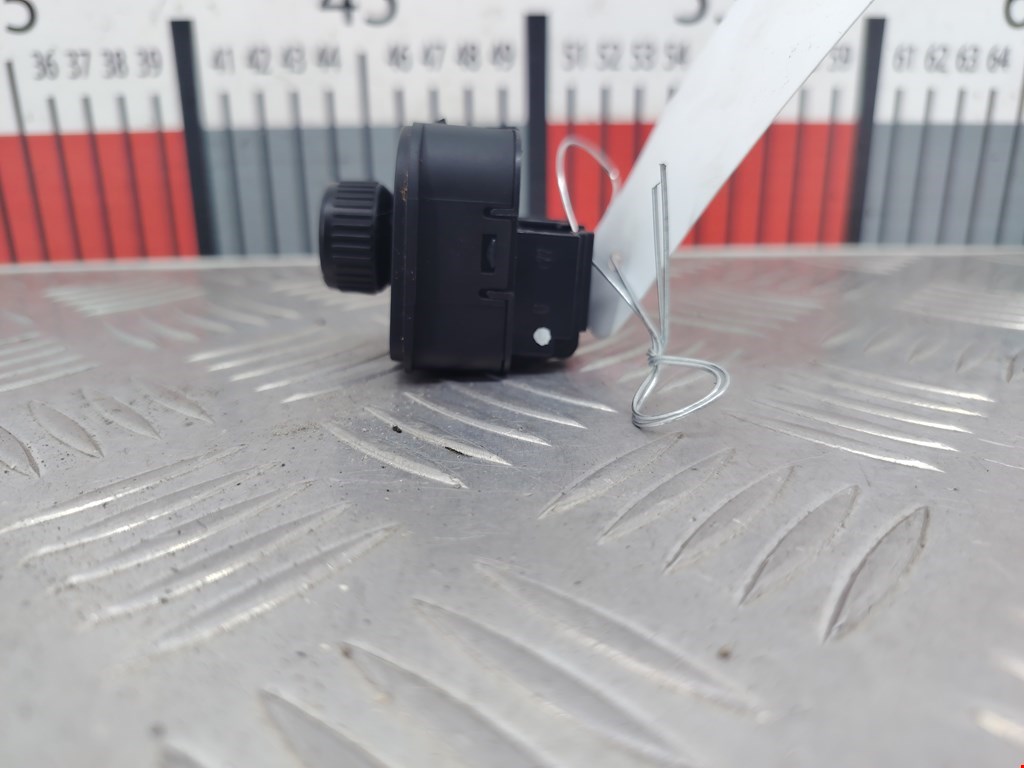 Блок управления зеркалами VOLKSWAGEN Passat B7 2011-2015