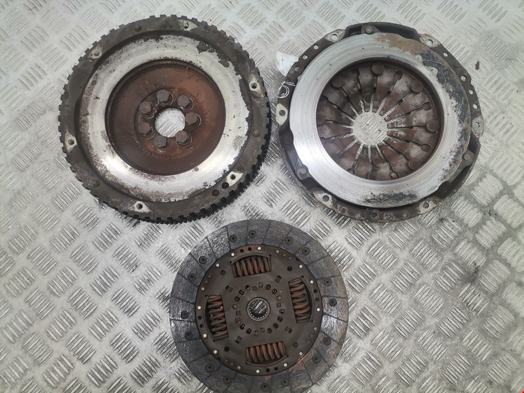 Маховик (демпфер сцепления) RENAULT Trafic II 2001-2014