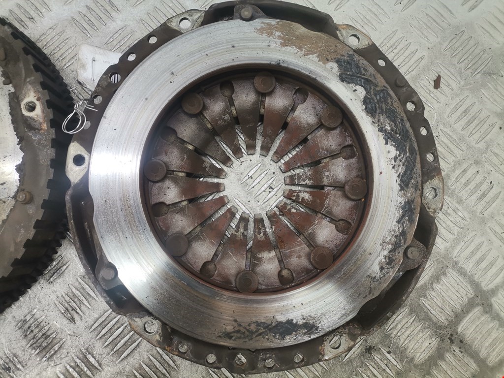 Маховик (демпфер сцепления) RENAULT Trafic II 2001-2014