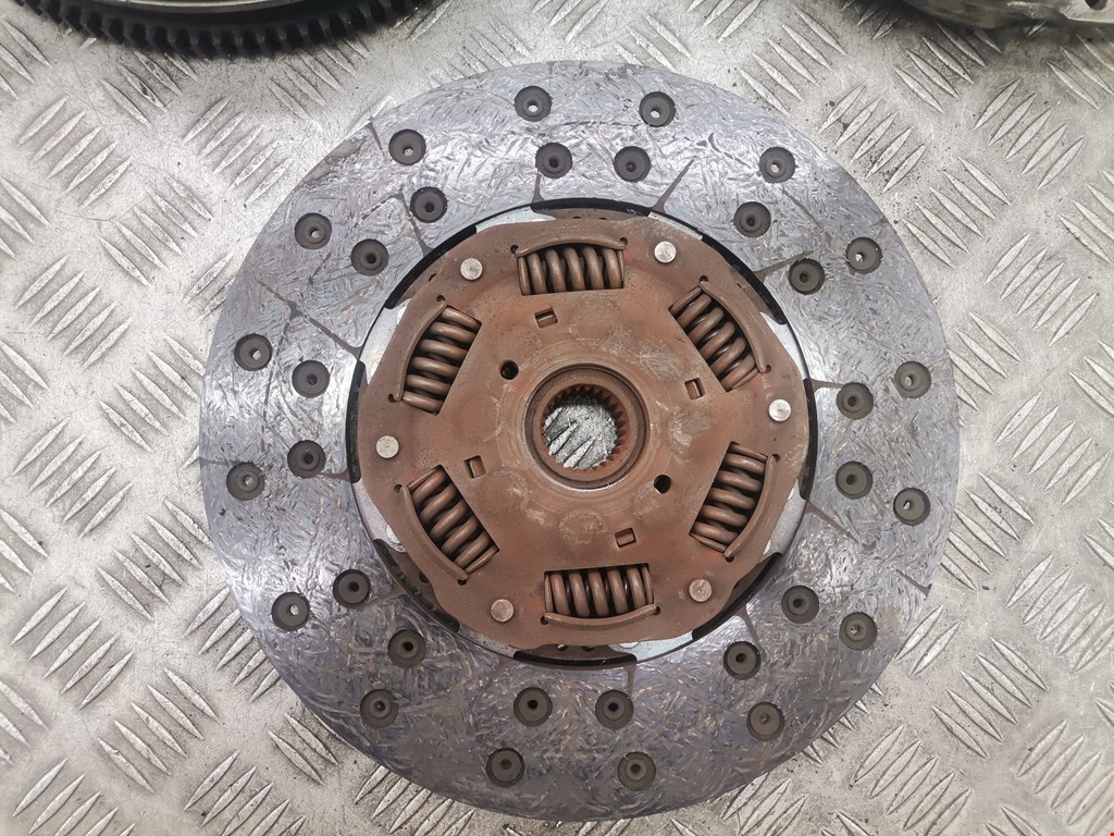 Маховик (демпфер сцепления) VOLKSWAGEN Touareg 2002-2010