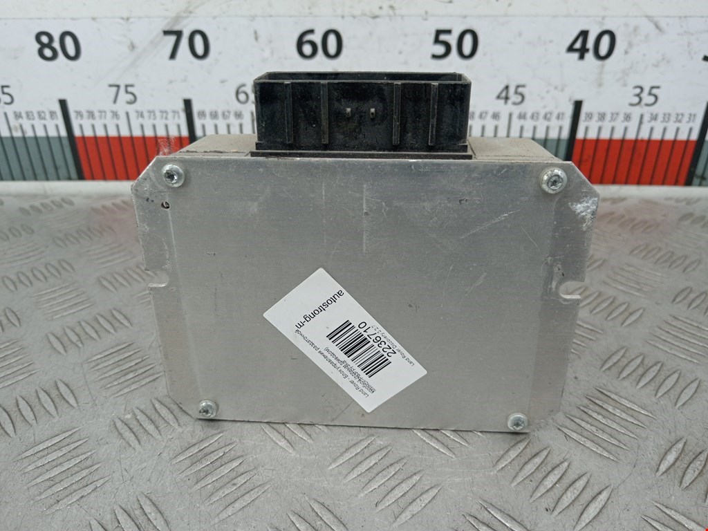 Блок управления раздаточной коробкой (полным приводом) Land Rover Discovery 3 (2004-2009)