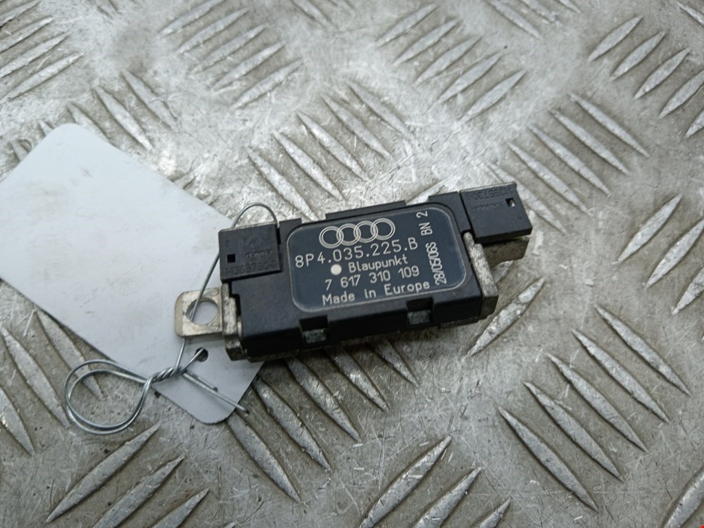 Усилитель антенны AUDI A3 8P 2003-2013