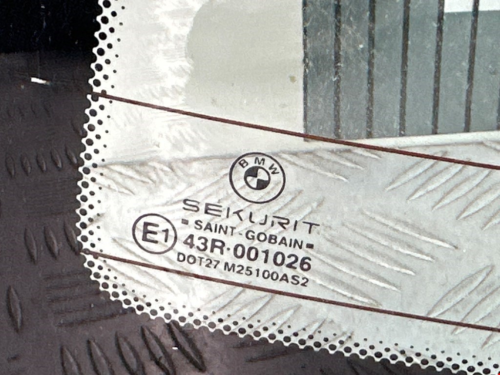 Стекло заднее BMW 3er E46 1998-2006