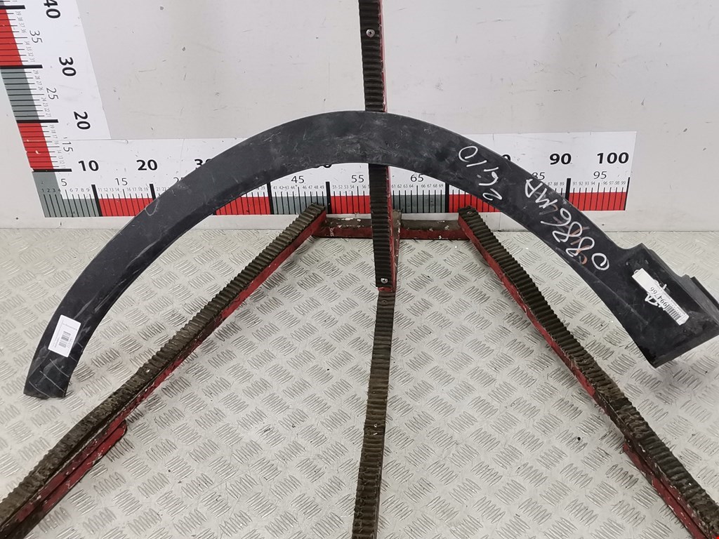 Накладка декоративная (молдинг) крыла переднего левого Hyundai Santa Fe 4 (TM) (2018-2023)