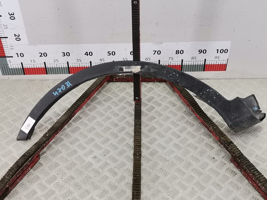 Накладка декоративная (молдинг) крыла переднего левого Toyota Rav4 3 (2005-2014)