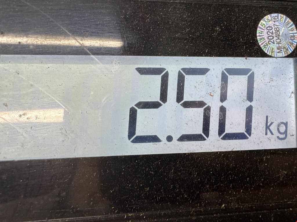 Стекло двери заднее левое VOLKSWAGEN Golf V 2003-2009