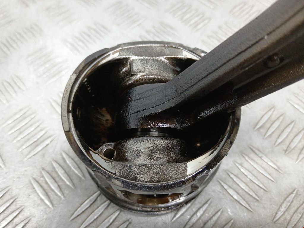 Поршень OPEL Astra H/Family 2004-2015