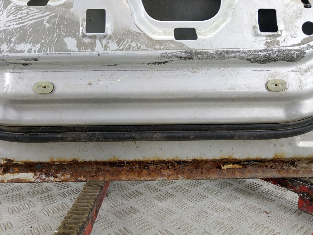 Дверь задняя левая FORD Expedition 1996-2003