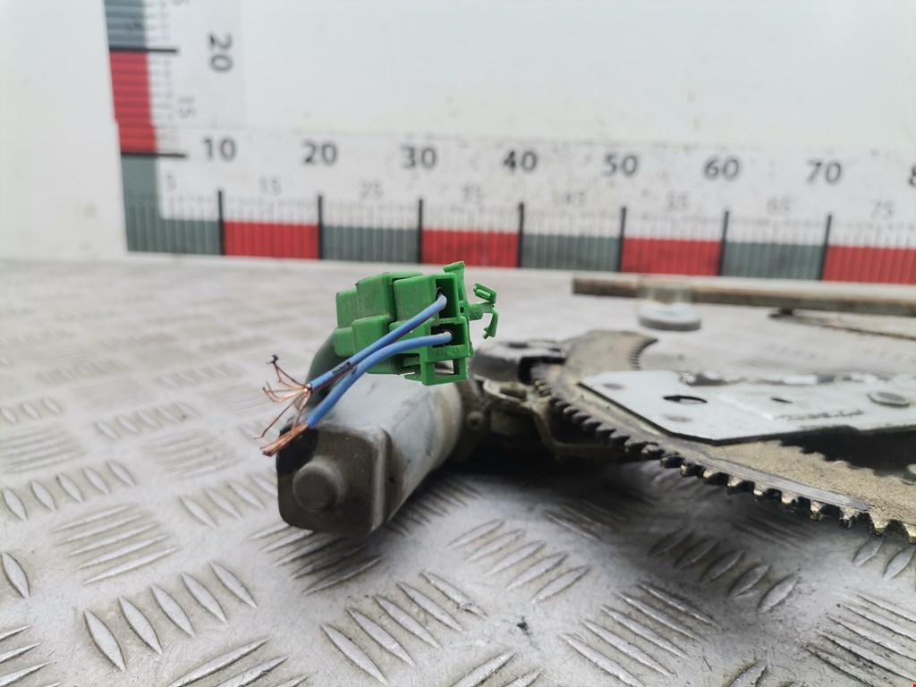 Стеклоподъемник передний правый SUBARU Legacy 1998-2004