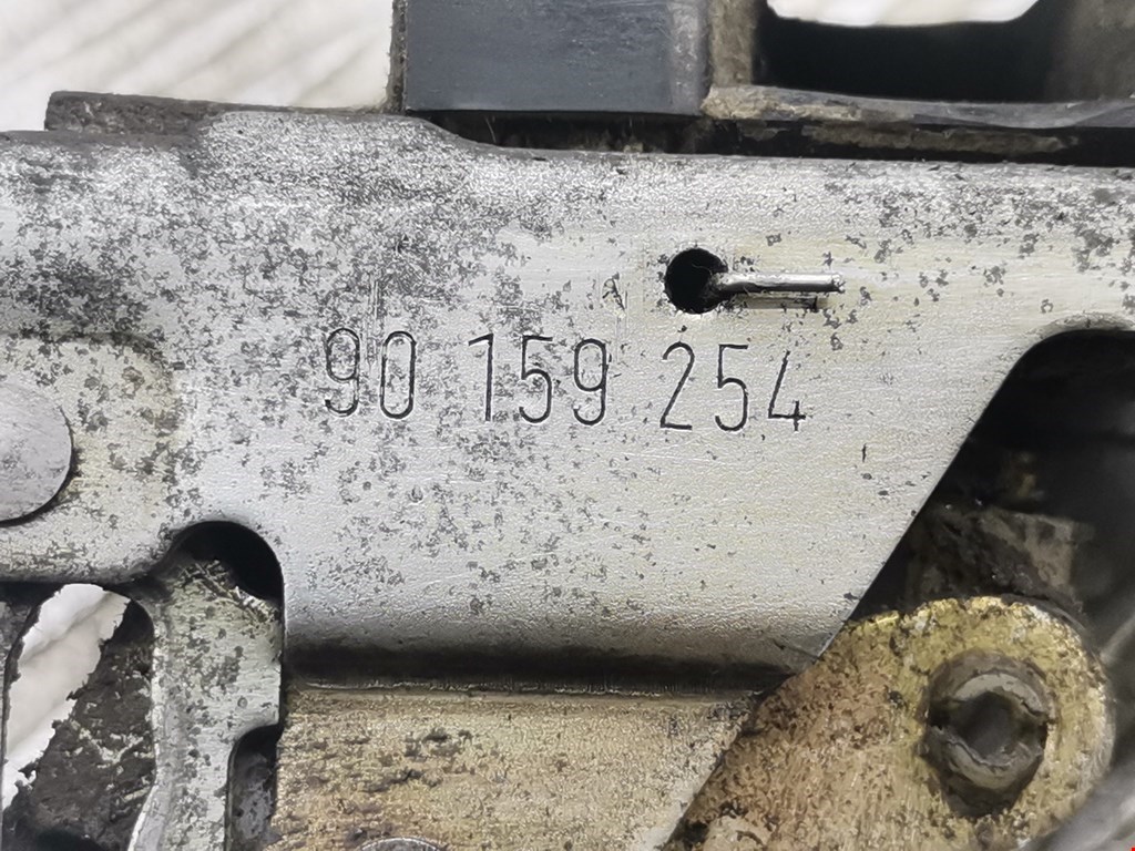 Замок двери задней левой OPEL Kadett E 1984-1994