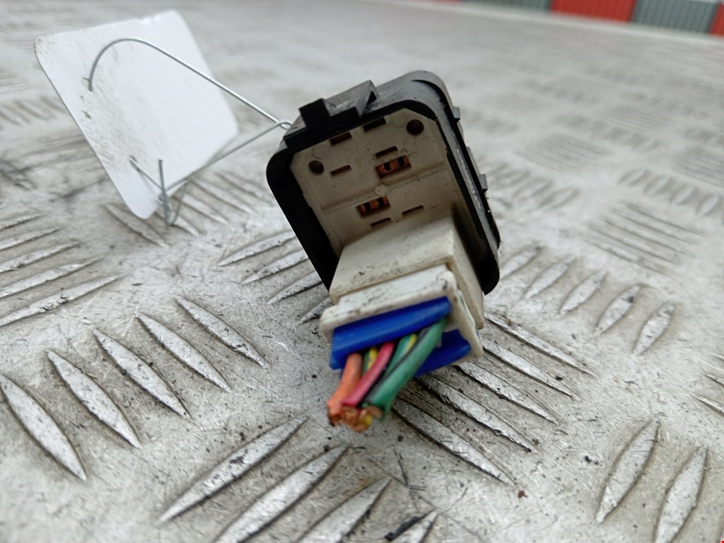 Кнопка стеклоподъемника MITSUBISHI Galant VIII 1996-2006