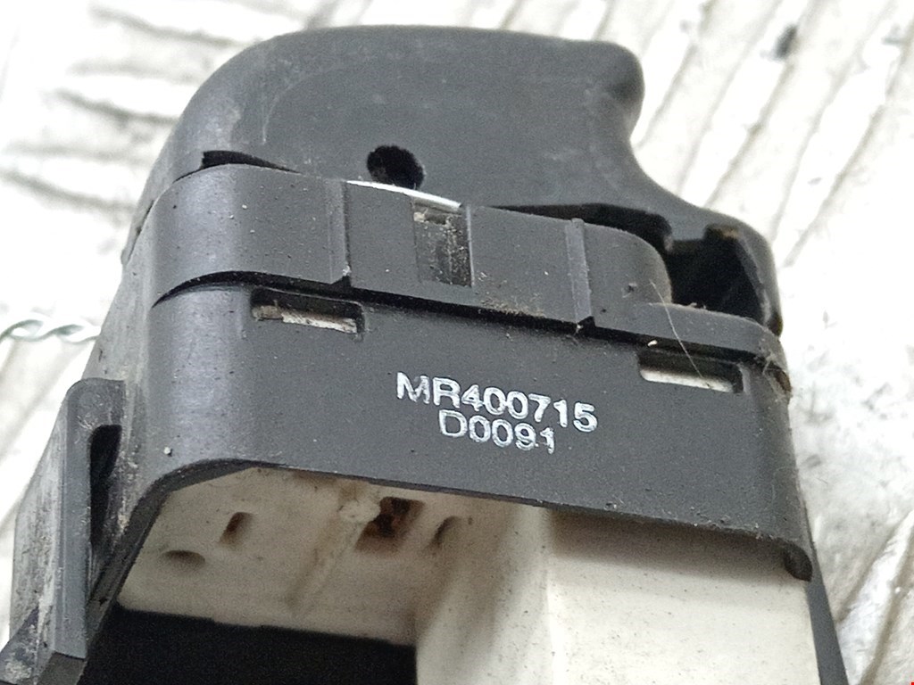Кнопка стеклоподъемника MITSUBISHI Galant VIII 1996-2006