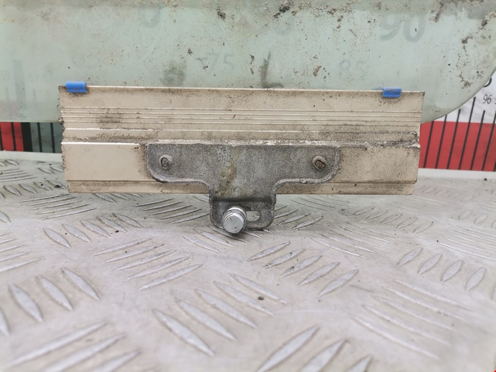 Стекло двери переднее левое LAND ROVER Range Rover 1994-2002