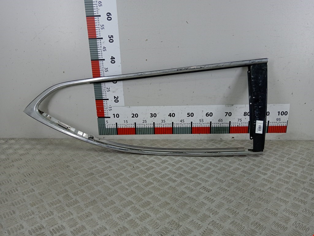 Накладка декоративная (молдинг) стекла двери задней левой Lexus LS 4 (USF40) (2006-2017)