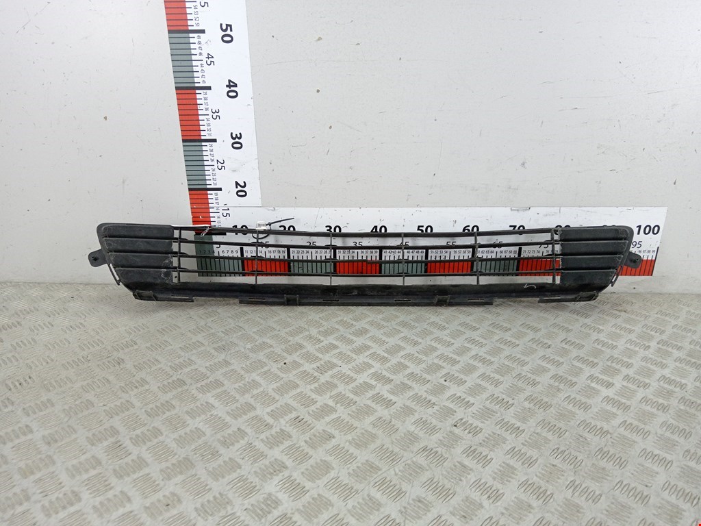 Решетка в бампер TOYOTA Corolla E140/E150 2006-2013
