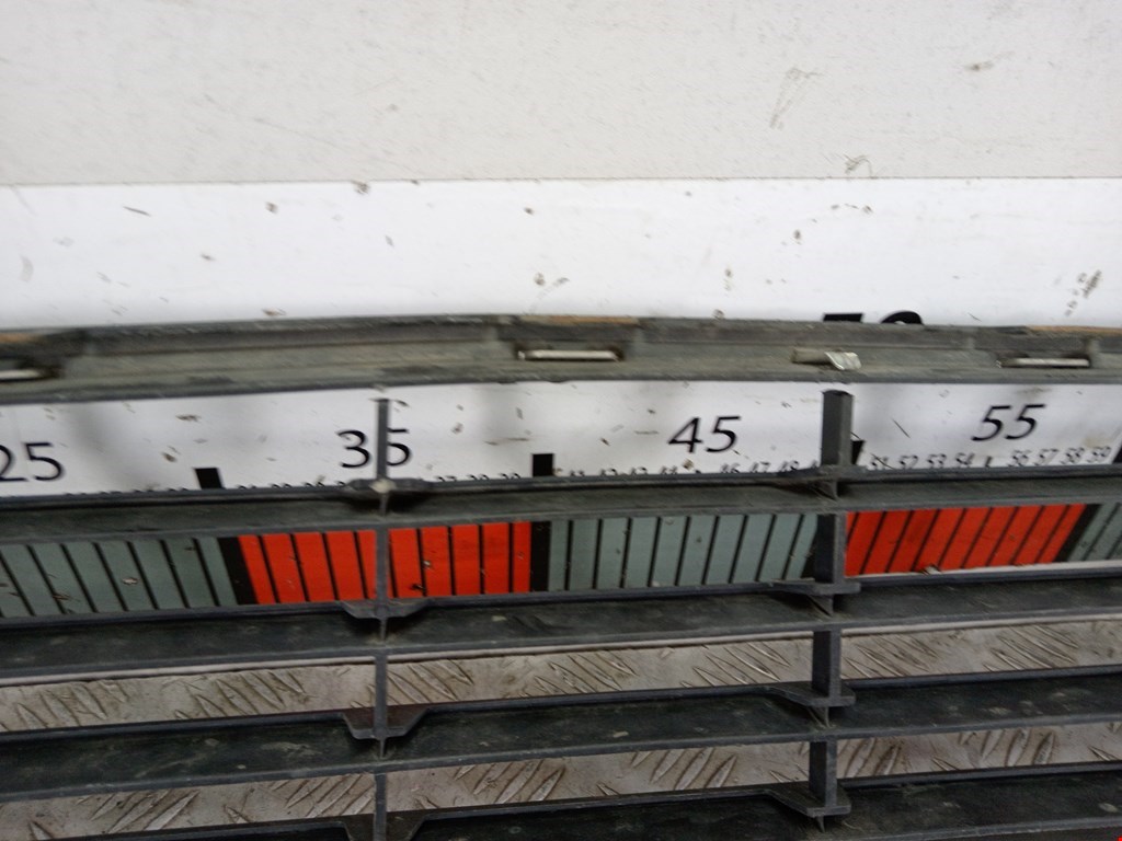 Решетка в бампер VOLKSWAGEN Touran 2003-2010