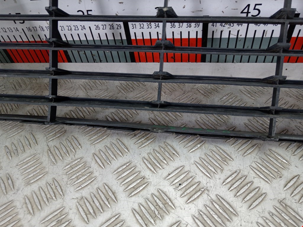 Решетка в бампер VOLKSWAGEN Touran 2003-2010