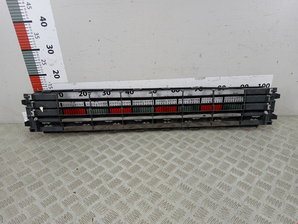 Решетка в бампер VOLKSWAGEN Polo V HB 2009-2017