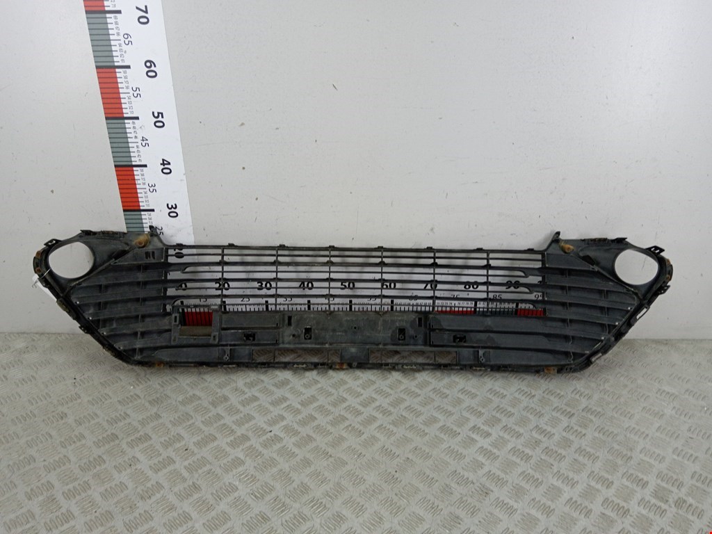 Решетка в бампер TOYOTA Camry XV50 2011-2018