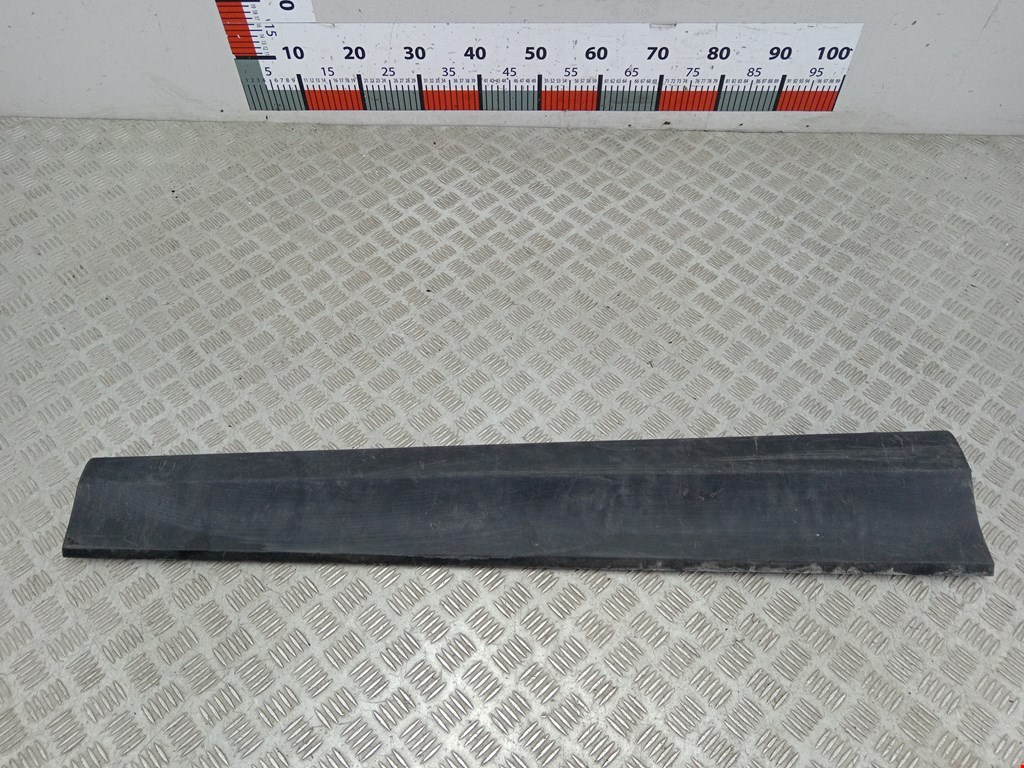 Накладка декоративная (молдинг) двери передней правой Mazda CX-5 (KE) (2011-2017)