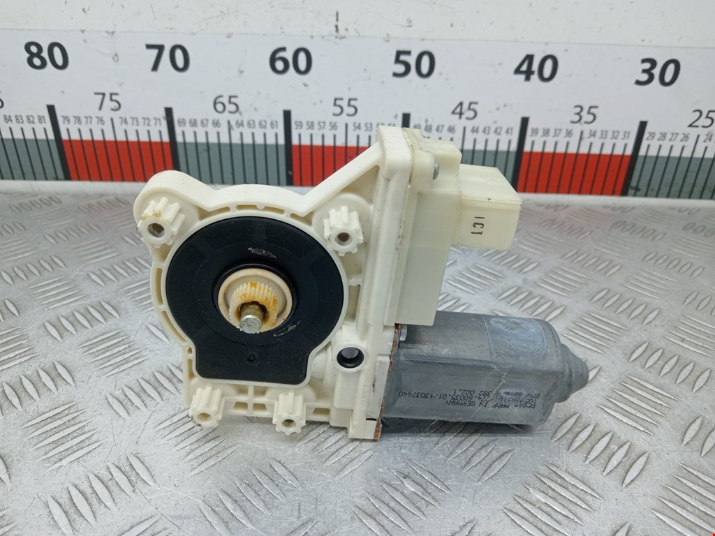 Моторчик (двигатель) стеклоподъемника BMW 7er 7 серия E65/E66 2001-2008