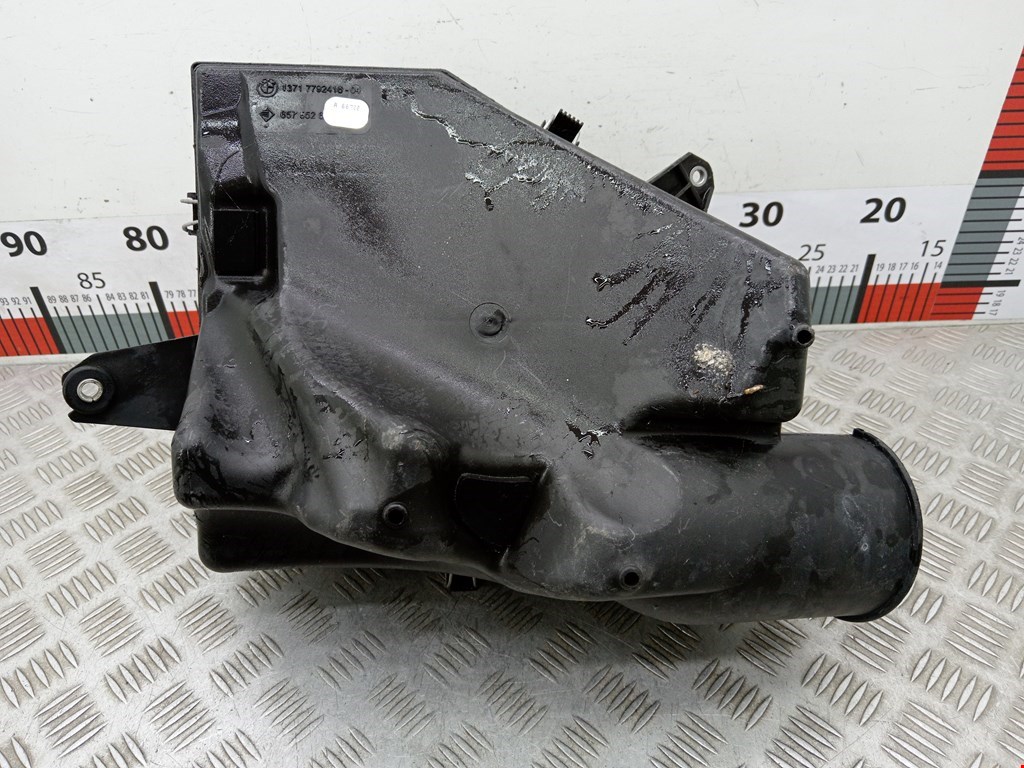 Корпус воздушного фильтра BMW 3er E90/E91 2005-2012