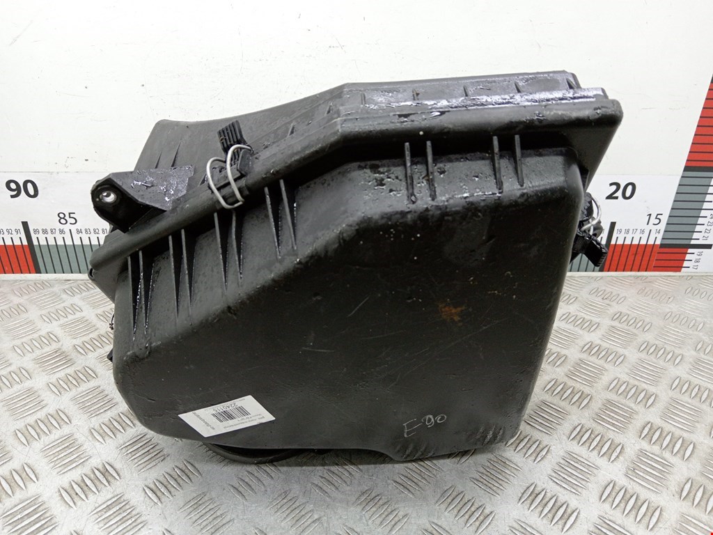 Корпус воздушного фильтра BMW 3er E90/E91 2005-2012