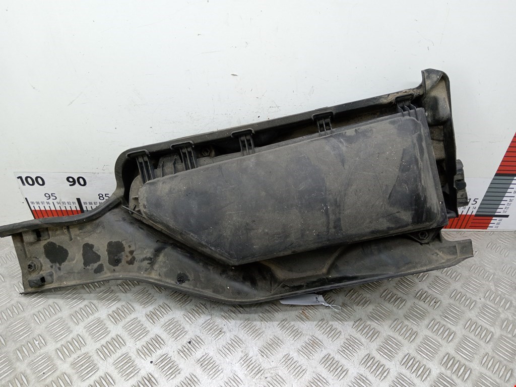 Корпус салонного фильтра BMW 5-Series (E60/E61) (2003-2010)