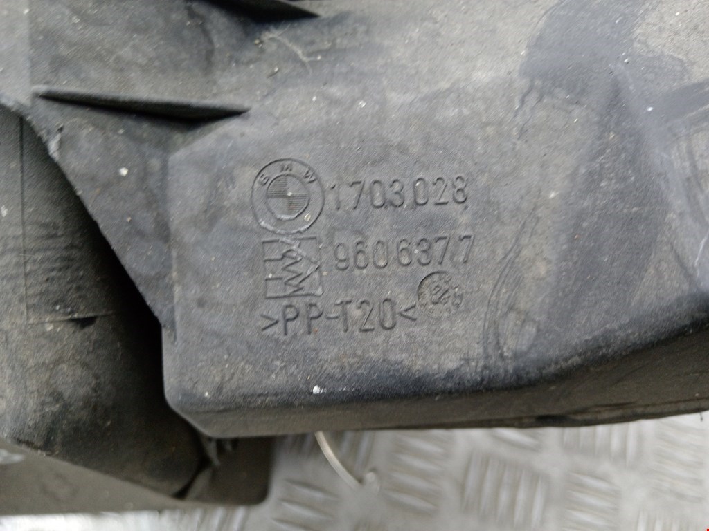 Корпус воздушного фильтра BMW 7er 7 серия E38 1994-2001