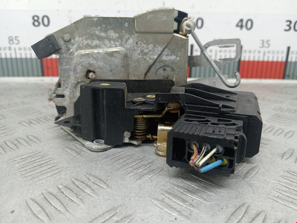 Замок двери передней правой BMW 3er E36 1991-2000