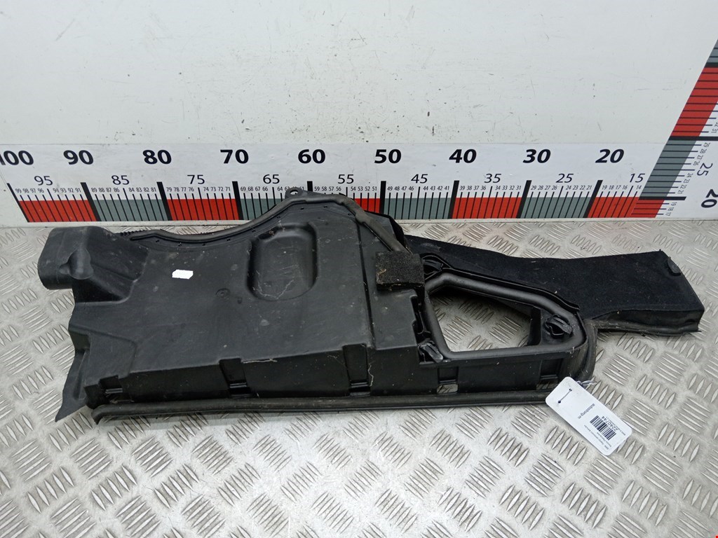 Корпус салонного фильтра BMW 5-Series (E60/E61) (2003-2010)