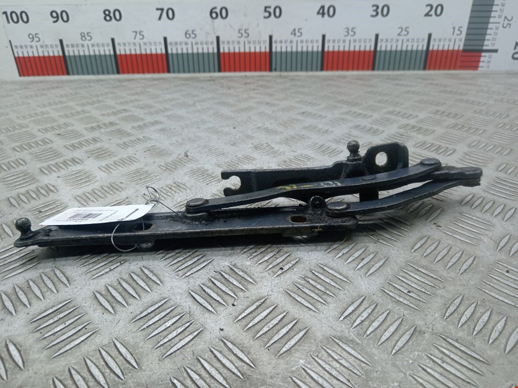 Петля крышки (двери) багажника BMW 3-Series (E46) (1998-2007)