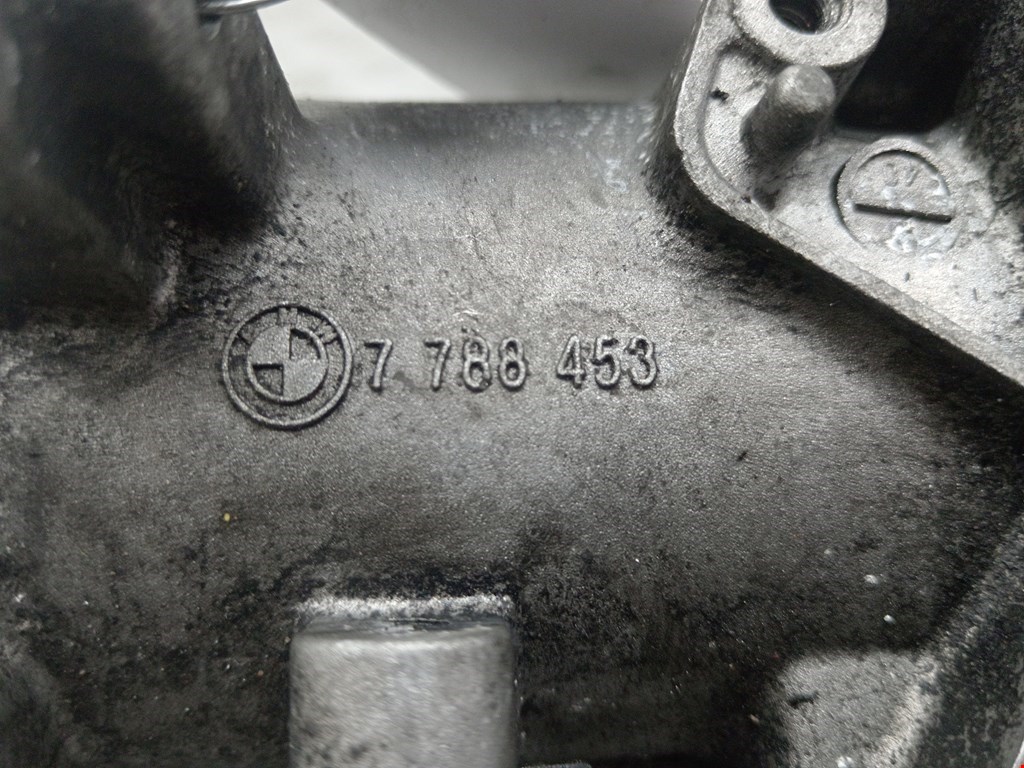 Корпус масляного фильтра BMW 5er 5 серия E60/E61 2003-2010