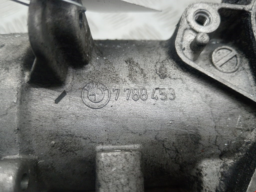 Корпус масляного фильтра BMW 5er 5 серия E60/E61 2003-2010