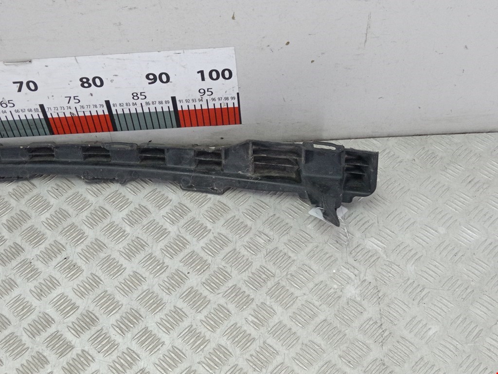 Кронштейн переднего бампера центральный MERCEDES-BENZ C-Class C-klasse W204 2007-2015