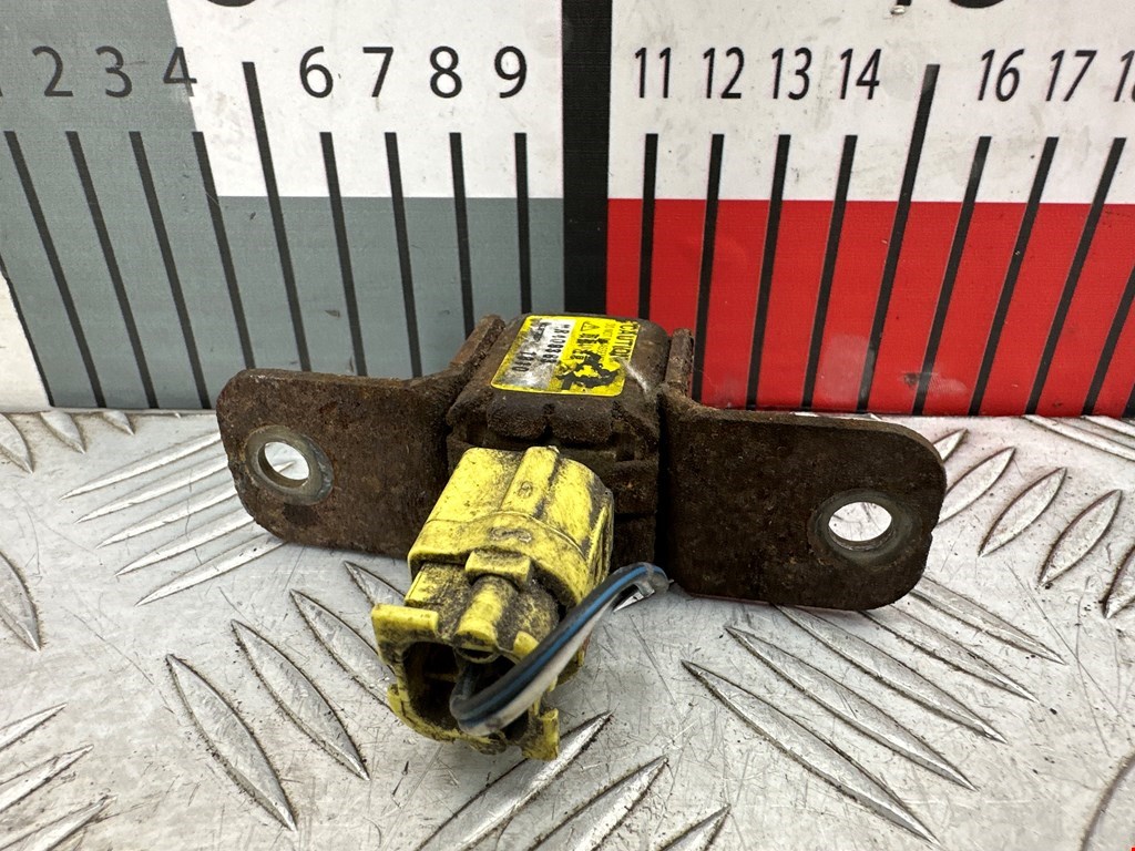 Датчик AIR BAG (подушек безопасности) MITSUBISHI Pajero III 2000-2006
